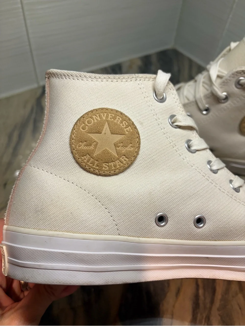 Converse Chuck Taylor All Star Men 9.5 WMS 11.5  Cream High Top Canvas Sneakers